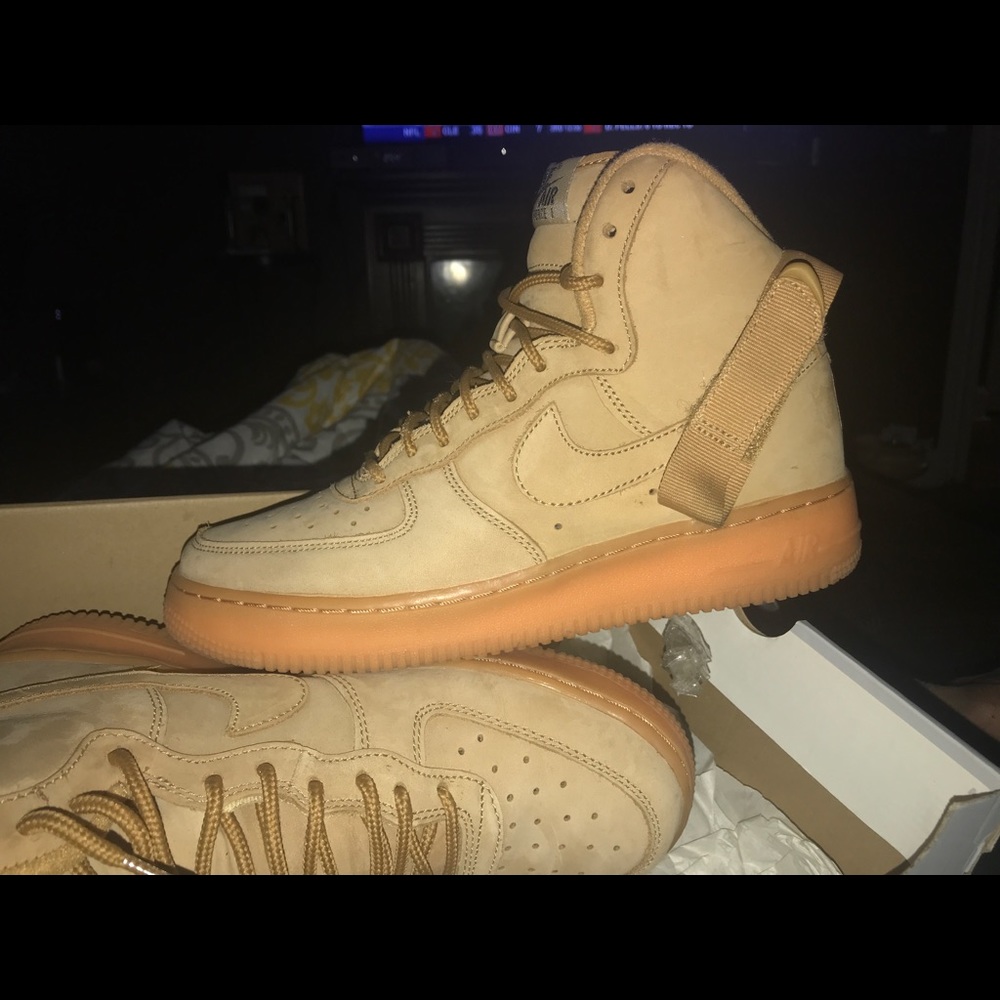 Air Force 1 wheat. - Picture 2 of 4